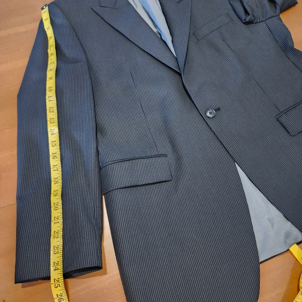 Calvin Klein Wool Blazer Jacket Mens 42R Gray Pinstripe Professional Preppy Work
